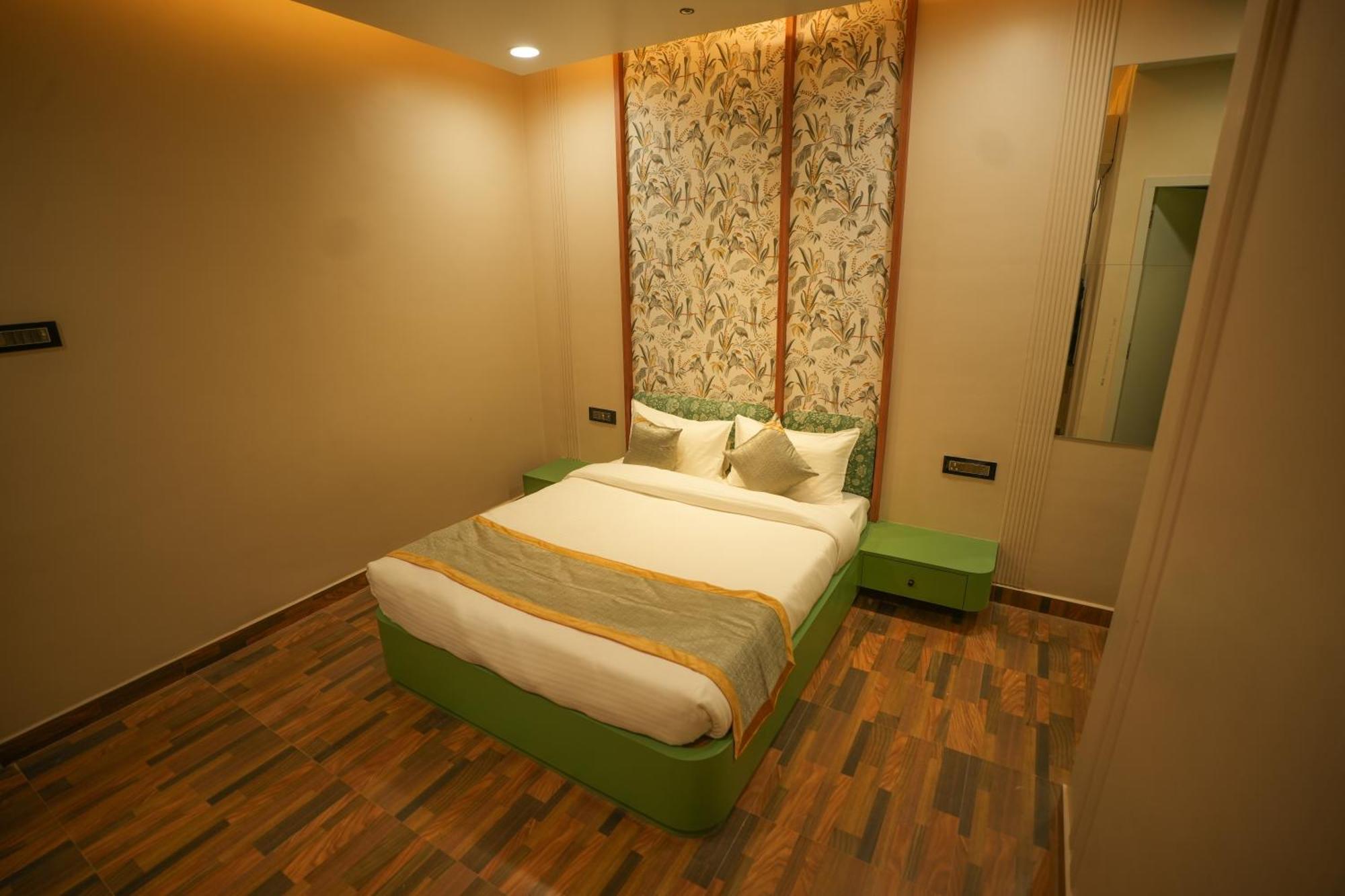 Dashrath Inn Near Ramjanmbhoomi Ayodhya Exterior photo
